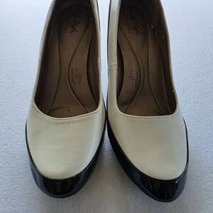 Stylish Women's Black and White Soft Style Heels